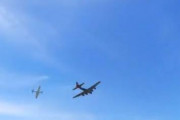 【動画】アメリカの航空ショーで大事故、2機が空中衝突して墜落してしまう……