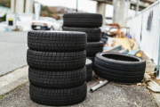 【悲報】社用車のタイヤを実費で交換したのにバレて無事懲戒処分