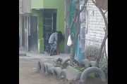 路上でパコパコとセックスをしているカップルを撮影中ですｗｗｗ