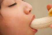 【画像】女友達にバナナフェラ頼んだらくっそエロくてそのままシコったwww