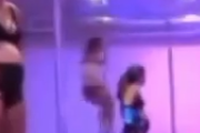 【動画】ぽっちゃり水着女子さん、ポールダンスを披露してしまうｗ