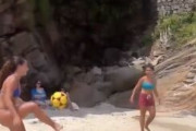 【動画】ブラジルの一般女性、サッカーが上手すぎるｗｗｗｗｗｗｗｗ
