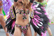 【画像】ギャル｢うぇ～こんなカッコでサンバ踊るのぉ？恥ずいー｣