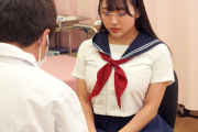 【エロ動画】 健康診断で生々しい吐息を荒げる発育おっぱい女子校生