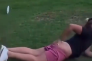 【動画】女さん、生ケツゴルフで悶えるｗｗｗｗｗ