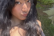 【画像】ローラさん、自身のインスタで水着姿とアナルの写真をアップしてしまう