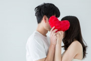 【画像】あの人気お笑い芸人のキス写真が流出←ゲス不倫か・・・