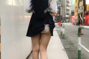 【画像】JKさん、パンツ見えててもお構いなしｗｗｗ