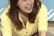 【日テレ】尾崎里紗アナが谷間チラｗｗｗｗｗｗｗ(GIFあり)