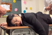 昏睡状態にされてしまった寿退社の女教師！生徒のNTRちんぽをぶち込まれ輪姦レイプ