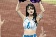 【画像】韓国のチアガール、球場で射精させにかかるｗｗｗｗｗ