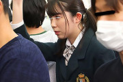 満員電車で痴漢に襲われてしまうツインテールの美少女JK！他人チンポをぶち込まれ輪姦レイプ