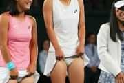 【画像】テニス大会の表彰式で女性選手がパ〇チラｗｗｗ
