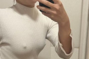 【悲報】ツイッターまんさん、乳首ポチ画像を上げただけでフォロワー3万7000人突破