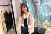 女ファッション業界「この春のトレンドは、透明のアウターです！」