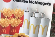 【画像】アメリカのマクドナルド、とんでもないセットを販売?