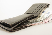 【超絶悲報】長財布を使ってる男、ダサすぎるだろｗｗｗｗｗｗｗｗｗ