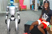 【動画】youtuber、AIロボットを虐めまくって死に追いやる