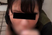 【無修正】公衆便所でのフェラに没頭して部屋でのセックスでイキまくる素人娘の動画が抜けます