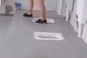 【悲報】 最新の中国の女子トイレヤバすぎワロタァァァーｗｗｗｗｗｗ