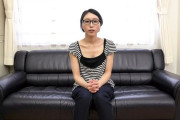 【沙原さゆ】地味メガネ奥様がAV応募出演！お金の為と言いながら感じまくって生他人棒アクメ