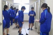 【画像】女子トイレ盗撮してたらとんでもない映像とれたｗｗｗ