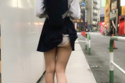 【画像】JKさん、修学旅行で足湯巡りに行った結果パンツが丸見えにwwwwwwww
