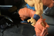 ドラゴンボールの悟空のフィギュア買ったんだが筋肉すごすぎてワロタｗｗｗｗｗｗｗｗｗｗ