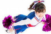 【動画】チアガールさん、試合中に「お持ち帰り」されてしまうｗｗｗｗｗｗｗｗｗｗｗｗｗｗｗｗ