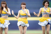 【動画】台湾のＪＫコスチア、股間のバットを振らせにくるｗｗｗ