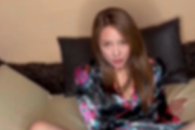 ななお　美魔女の潮吹きとハメ撮りの裏垢動画・暑い夏は、涼しいホテルに引きこもってオナニーするのが一番好き…🧊🤤💕外の暑さを忘れるくらい、涼しいお部屋でじっ...