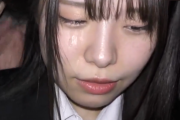 【エロ動画 素人】 ある男に電車内で痴●された制服女子が挙句の果てにレ〇プされてしまう