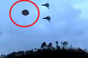 【衝撃】軍隊がUFOを見つけ、ミサイルで撃墜しようとした結果・・・（動画）