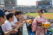 【野球】1日400杯売った元ビールの売り子「とにかく広島は売れる」「ヤクルトは持ち込みが多い」「中日は空席が目立つ」