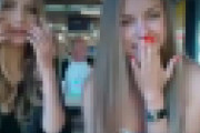 待合室で可愛すぎる金髪のギャルがおっぱいを見せてくれるｗｗｗ