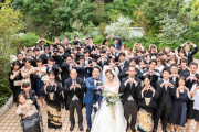 【タレント】ウエディング姿のコナンと蘭がお出迎え！　足立梨花が結婚式のウェルカムボード公開！