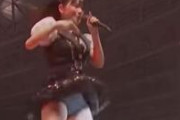 モー娘。北川莉央がライブで見せパンがライトアップで晒される