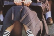 ロングスカートJCのしゃがみパンチラ