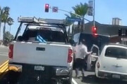 【悲報】煽り運転おじさん、道路で大喧嘩ｗｗｗｗｗｗ