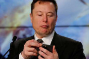 【悲報】イーロン・マスク「Twitterを匿名で利用してるクソな国が1つだけある。そいつらを排除したい」