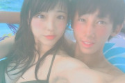 【画像】ガチのマジで美巨乳な女子高校生、ナイトプールに行きインスタ投稿wwwwww