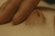 乳首が勃起していくgif