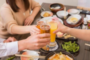 【悲報】英国帰りさん、健康観察期間中に10人と飲食→からの変異株感染が判明