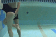 あり得ないけど…妄想した事、あるよね？プールでヤッちゃえｗスイミングスクールのセクハラGIFｗｗｗｗ