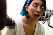 男子トイレで欲情してしまうドスケベ清掃員！フル勃起ちんぽをぶち込み激ピス立ちバック