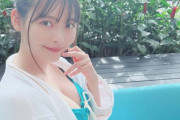 “毛深さ満点”　人気声優・上坂すみれ、胸元チラリの水着ショットに「めっちゃ素敵」