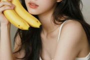 【画像】たわわなお乳でバナナを挟む少女ｗｗｗ