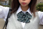 【画像】乳の才能を制服で隠しきれない女子高生ｗｗｗ