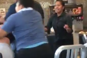 【動画】マクドナルドのクルーが客と大喧嘩wwwwwwwwwwww