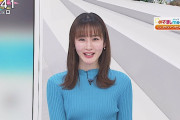 【画像】フジの岸本理沙アナ、ニットの膨らみが凄いwwww